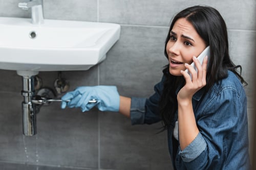 Fixing a Leaking Tap DIY vs Plumber